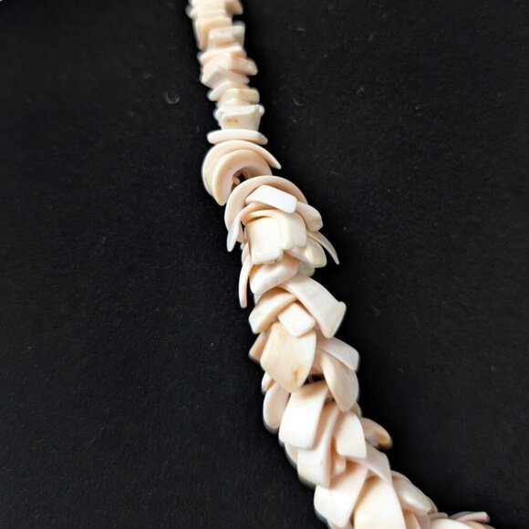 Vintage Pink Shell Chip Necklace - Picture 3 of 6